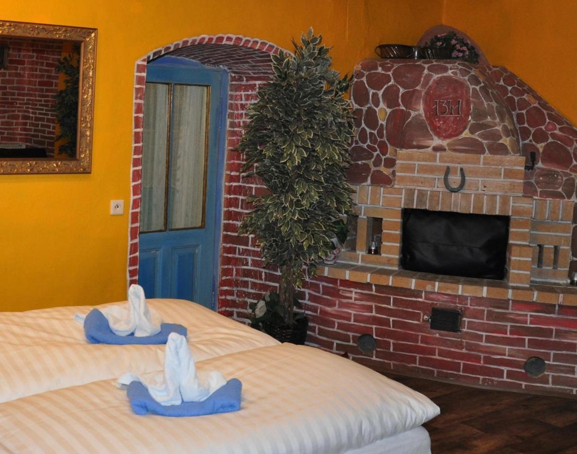Centrum Tiffany Pension Domazlice Bagian luar foto