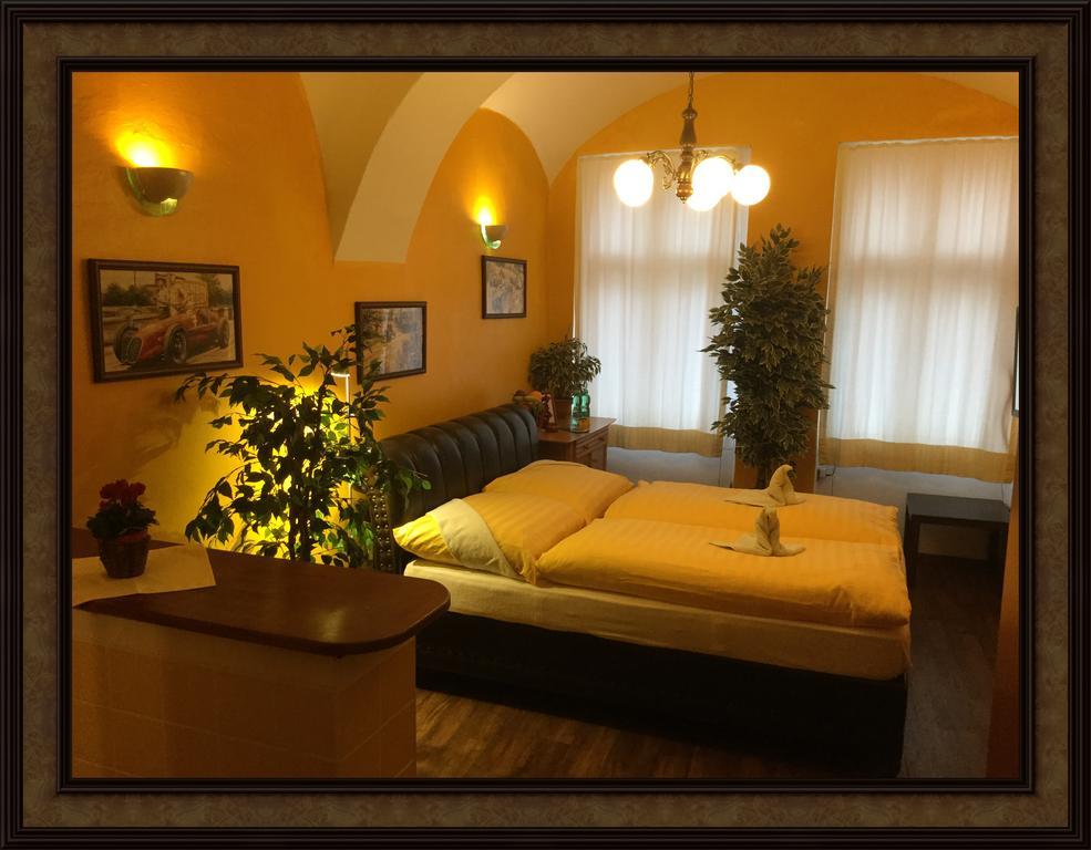 Centrum Tiffany Pension Domazlice Bagian luar foto