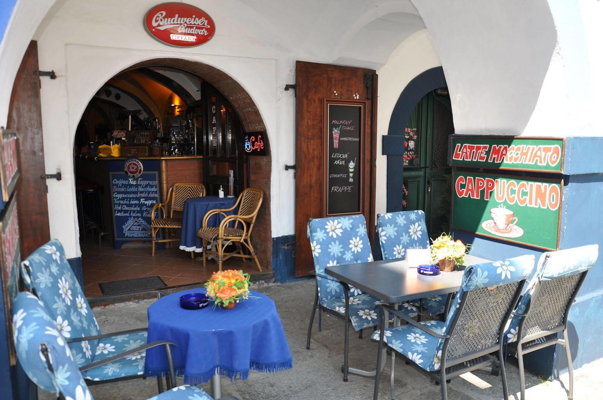Centrum Tiffany Pension Domazlice Bagian luar foto