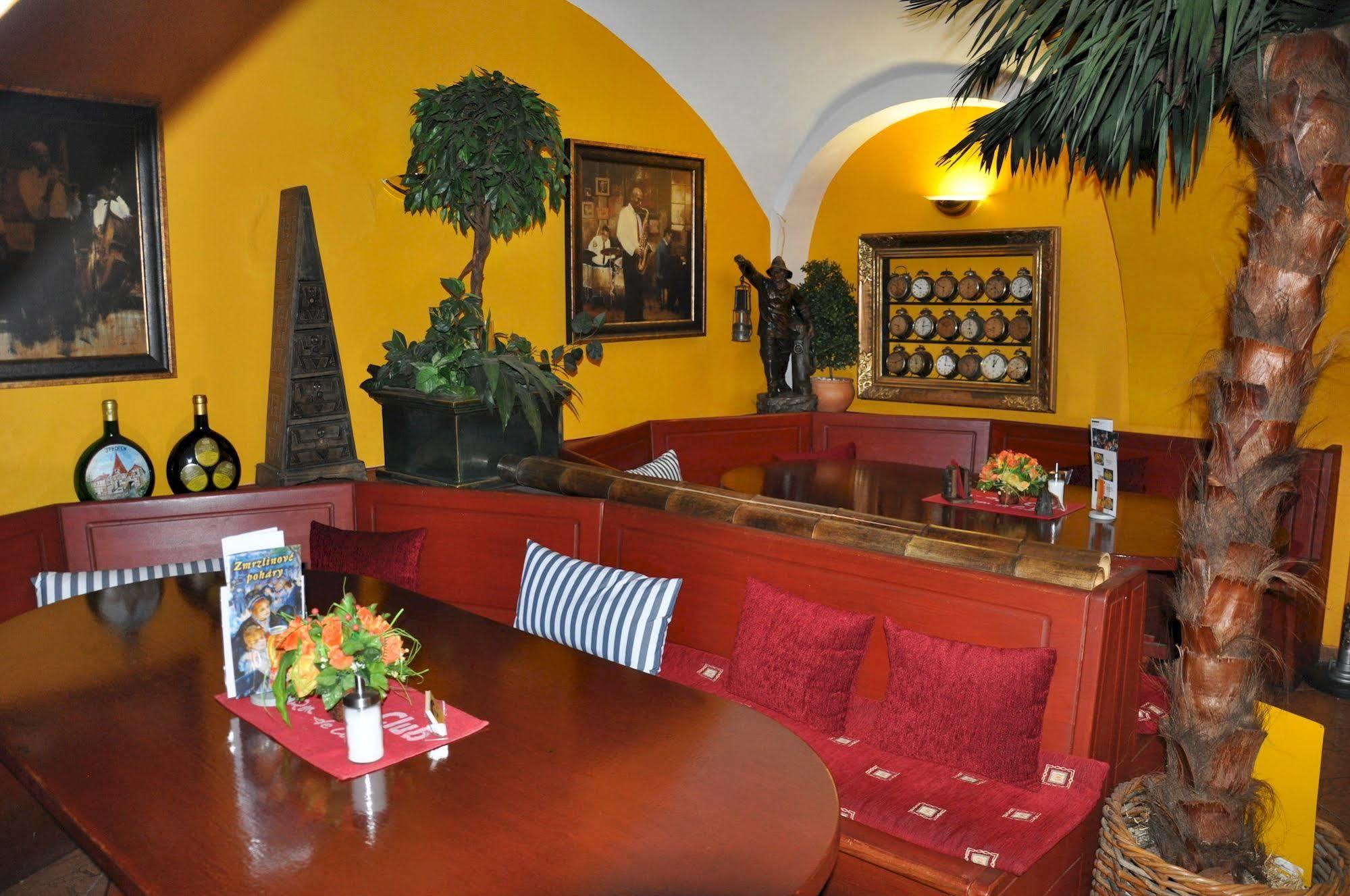 Centrum Tiffany Pension Domazlice Bagian luar foto